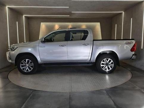 TOYOTA HILUX CD SRX 4X4 2.8 TDI 16V DIESEL AUT