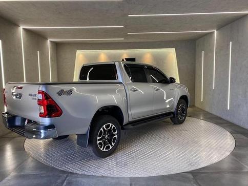 TOYOTA HILUX CD SRX 4X4 2.8 TDI 16V DIESEL AUT