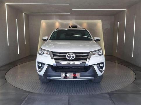 TOYOTA Hilux SW4 SRX Diamo. 4x4 2.8 TB Die Aut.