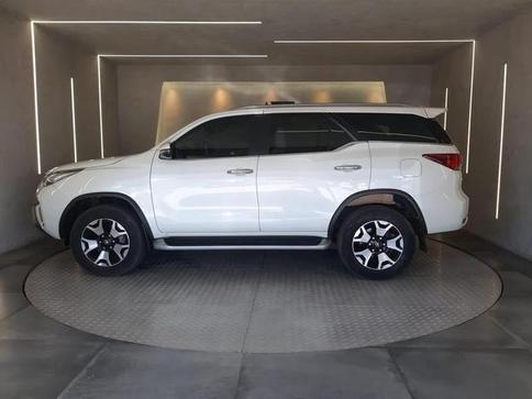 TOYOTA Hilux SW4 SRX Diamo. 4x4 2.8 TB Die Aut.