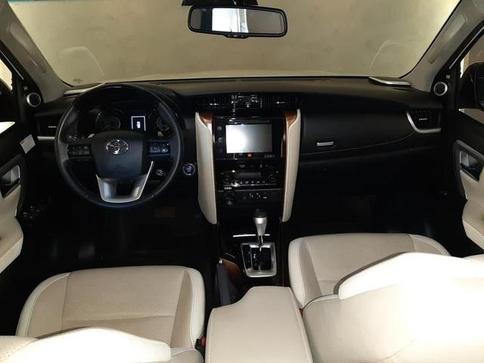TOYOTA Hilux SW4 SRX Diamo. 4x4 2.8 TB Die Aut.