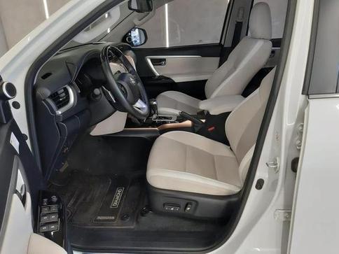 TOYOTA Hilux SW4 SRX Diamo. 4x4 2.8 TB Die Aut.