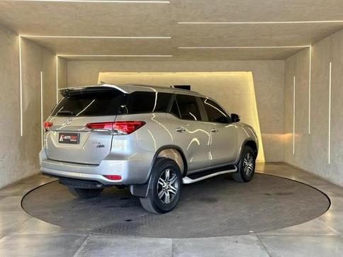 TOYOTA HILUX SW4 SRV 4X2 2.7 FLEX 16V AUT