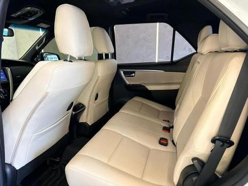 TOYOTA Hilux SW4 SRX Diamo. 4x4 2.8 TB Die Aut.