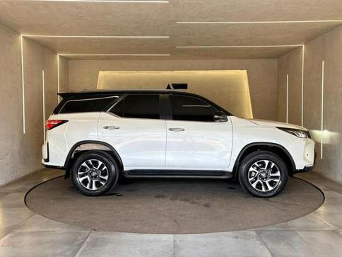TOYOTA Hilux SW4 SRX Diamo. 4x4 2.8 TB Die Aut.