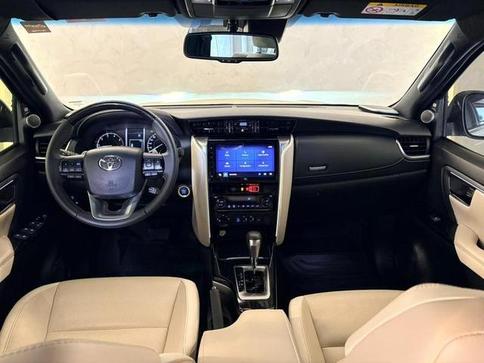 TOYOTA Hilux SW4 SRX Diamo. 4x4 2.8 TB Die Aut.