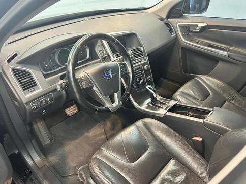 VOLVO XC 60 2.0 T5 DYNAMIC