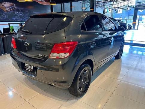 CHEVROLET ONIX 1.0MT LT
