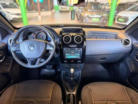 RENAULT DUSTER 16 A CVT