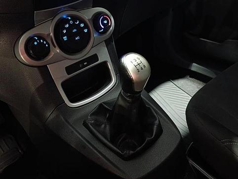 FORD FIESTA 1.6 SE HATCH 16V FLEX 4P MANUAL