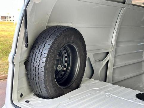 VOLKSWAGEN KOMBI FURGAO 1.4MI(TOTALFLEX) 4P