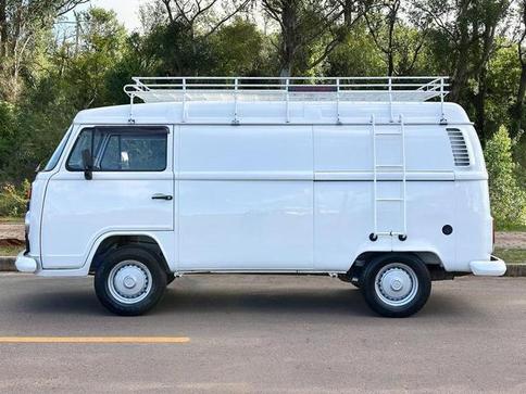 VOLKSWAGEN KOMBI FURGAO 1.4MI(TOTALFLEX) 4P