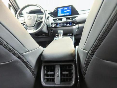 LEXUS UX250H DYNAMIC