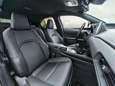 LEXUS UX250H DYNAMIC