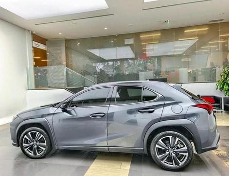 LEXUS UX250H DYNAMIC