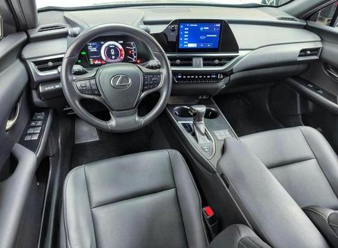 LEXUS UX250H DYNAMIC