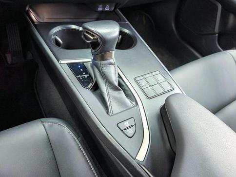 LEXUS UX250H DYNAMIC