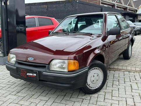 FORD ESCORT 1.8 GHIA