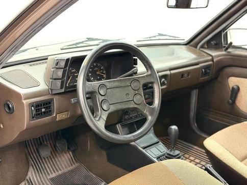 VOLKSWAGEN VOYAGE GL 1.8 2P