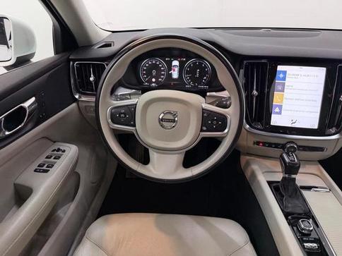 VOLVO V60 T-5 MOMENTUM 2.0 5P
