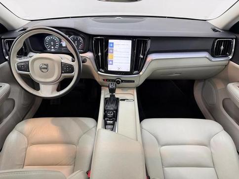 VOLVO V60 T-5 MOMENTUM 2.0 5P