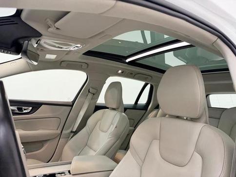 VOLVO V60 T-5 MOMENTUM 2.0 5P