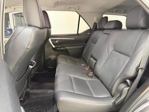 TOYOTA HILUX SW4 SRX PLAT. 4X4 2.8 TB DIE. AUT.