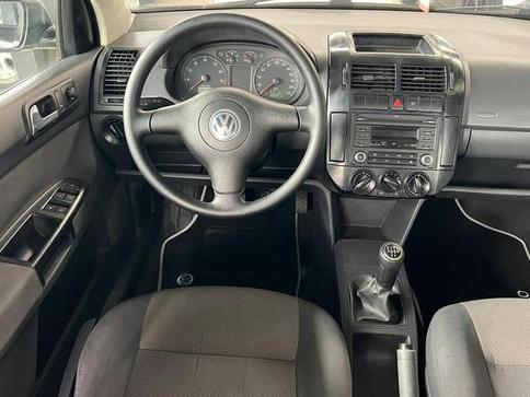 VOLKSWAGEN POLO SEDAN 1.6
