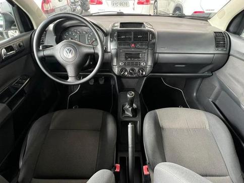VOLKSWAGEN POLO SEDAN 1.6