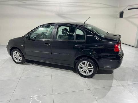 VOLKSWAGEN POLO SEDAN 1.6