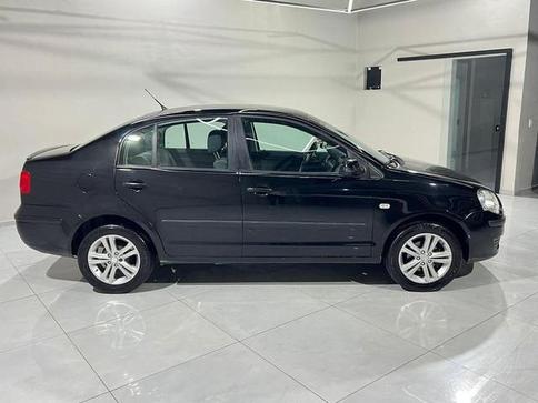 VOLKSWAGEN POLO SEDAN 1.6