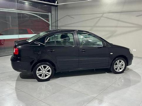 VOLKSWAGEN POLO SEDAN 1.6