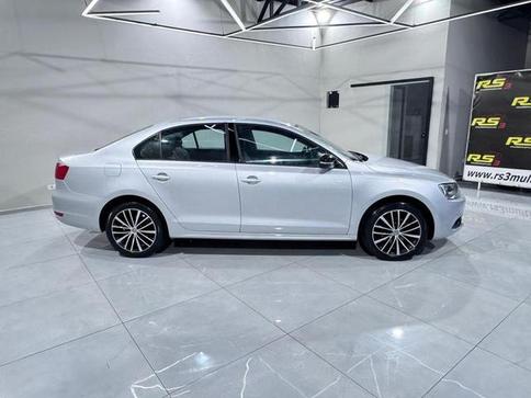 VOLKSWAGEN JETTA 2.0 CONFORTLINE 8V (FLEX) (AUT)
