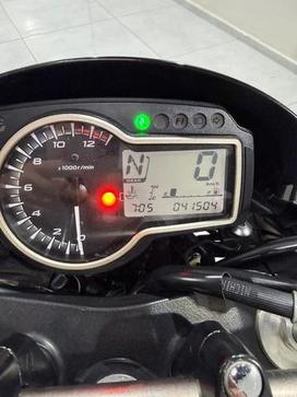 SUZUKI GSR 750