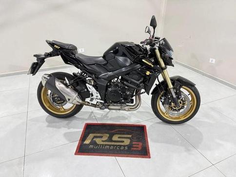 SUZUKI GSR 750