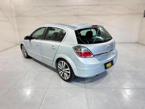 CHEVROLET VECTRA 4P GT-X