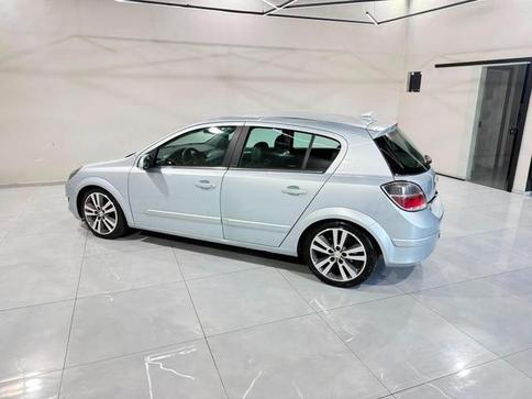 CHEVROLET VECTRA 4P GT-X