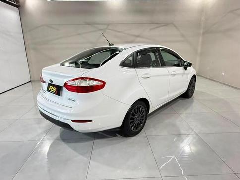 FORD NEW FIESTA SEDAN TITANIUM 1.6 POWERSHIFT