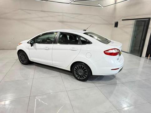 FORD NEW FIESTA SEDAN TITANIUM 1.6 POWERSHIFT