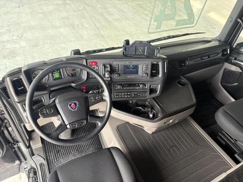 SCANIA R460 A6X2