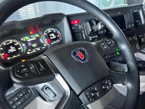 SCANIA S450 A6X2