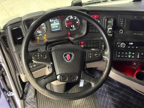 SCANIA R460 A6X2