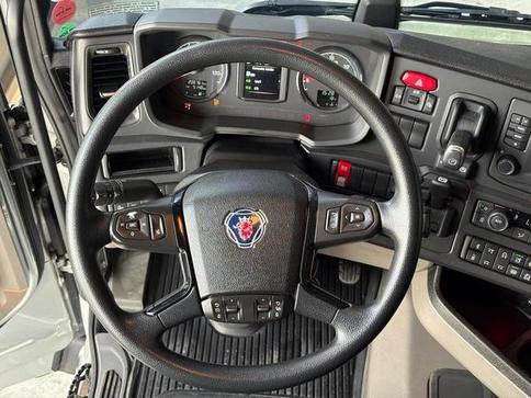 SCANIA R460 A6X2