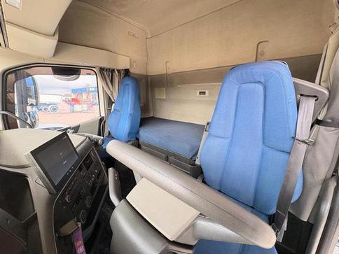 VOLVO FH 460 6X2T _2P_
