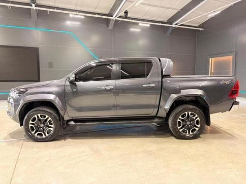 TOYOTA HILUX CABINE DUPLA SRX RD