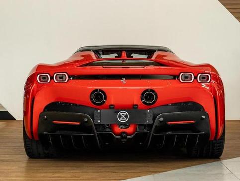 FERRARI SF90 SPIDER