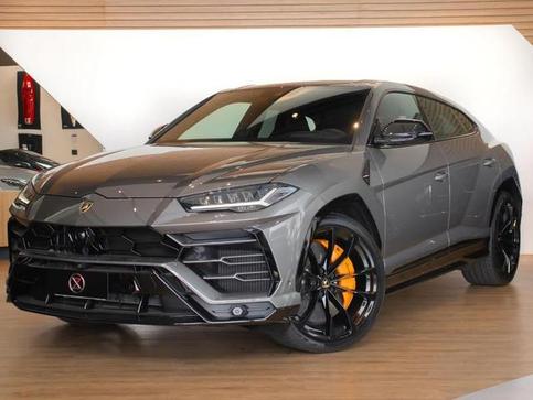 LAMBORGHINI URUS LP 650 4
