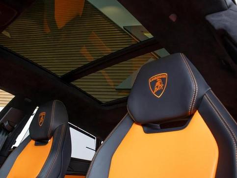 LAMBORGHINI URUS LP 650 4