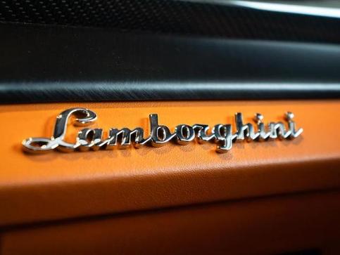 LAMBORGHINI URUS LP 650 4