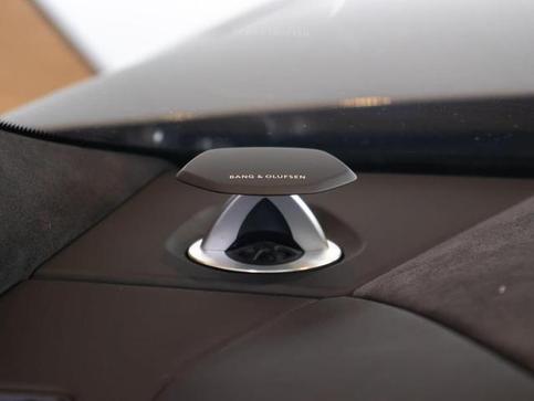 LAMBORGHINI URUS LP 650 4